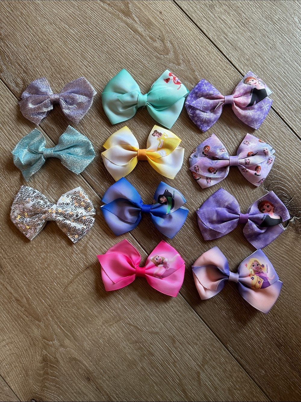 Disney Theme Character Hair Bows - Assorted Colors 🌈